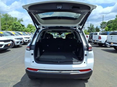 Used 2022 Jeep Grand Cherokee Limited 4xe w/ Luxury Tech Group II AWD/4WD image 7