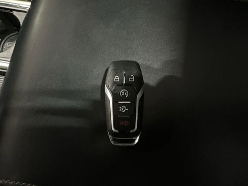 Used 2016 Ford F150 Platinum w/ Max Trailer Tow Package image 34