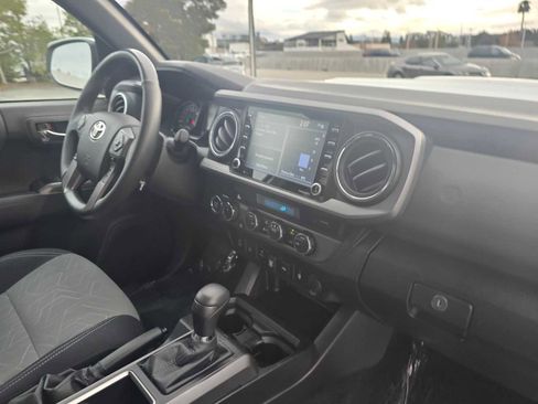 Used 2023 Toyota Tacoma TRD Sport image 12