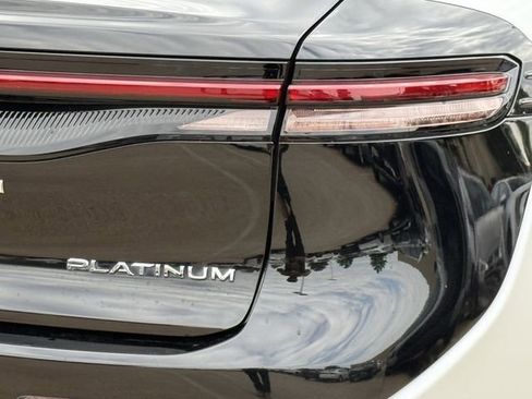 Used 2023 Toyota Crown Platinum AWD/4WD image 7