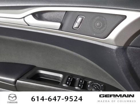 Used 2019 Ford Fusion SE FWD image 27