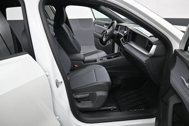 New 2026 Volkswagen Tiguan SE R-Line AWD/4WD image 14