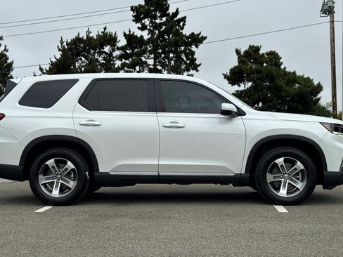 Certified 2025 Honda Pilot EX-L image 7
