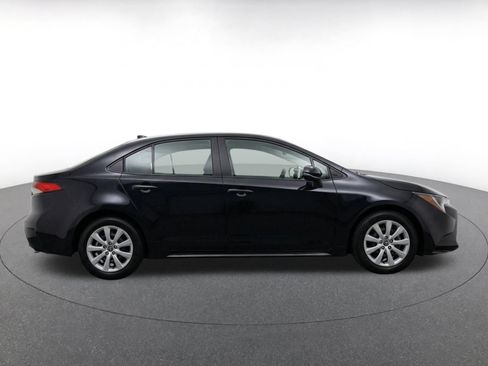 Used 2025 Toyota Corolla LE FWD image 8