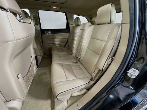Used 2014 Jeep Grand Cherokee Overland AWD/4WD image 25