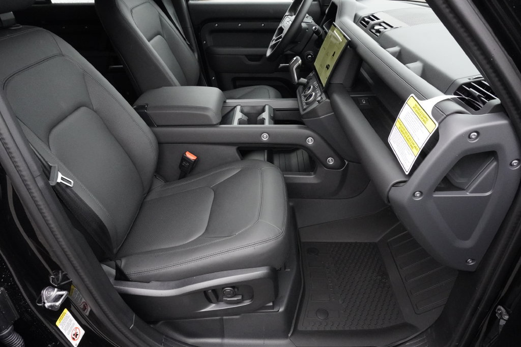 New 2026 Land Rover Defender 110 X-Dynamic SE AWD/4WD image 23