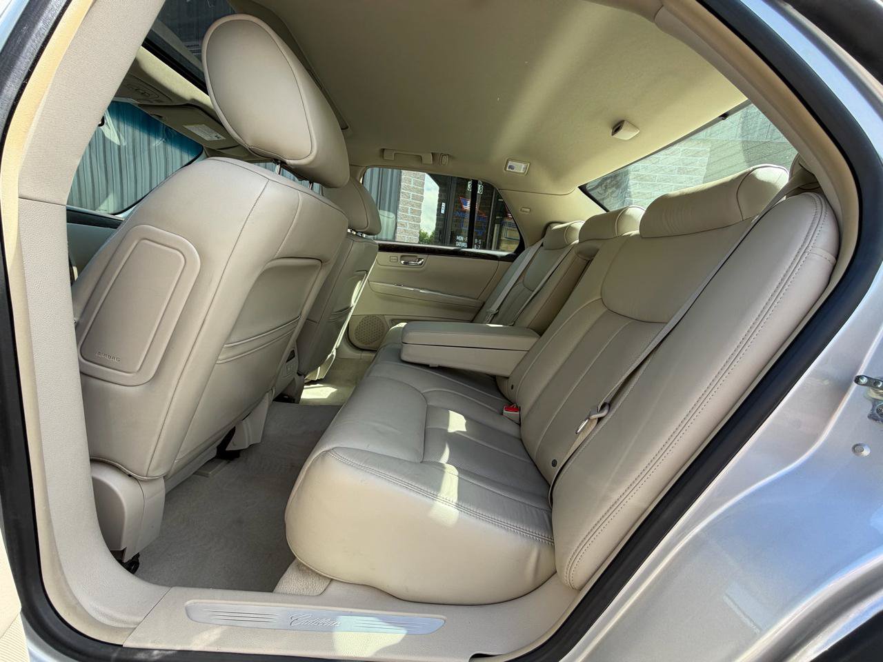Used 2010 Cadillac DTS Luxury FWD image 19