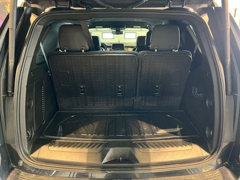Used 2022 Chevrolet Tahoe LT w/ Luxury Package AWD/4WD image 12
