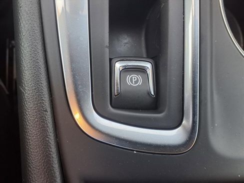 Used 2021 Chevrolet Equinox LT image 11