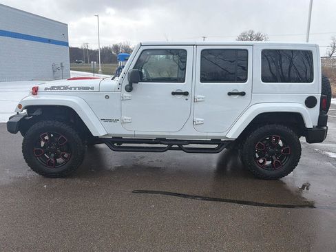 Used 2017 Jeep Wrangler Unlimited Sahara image 2