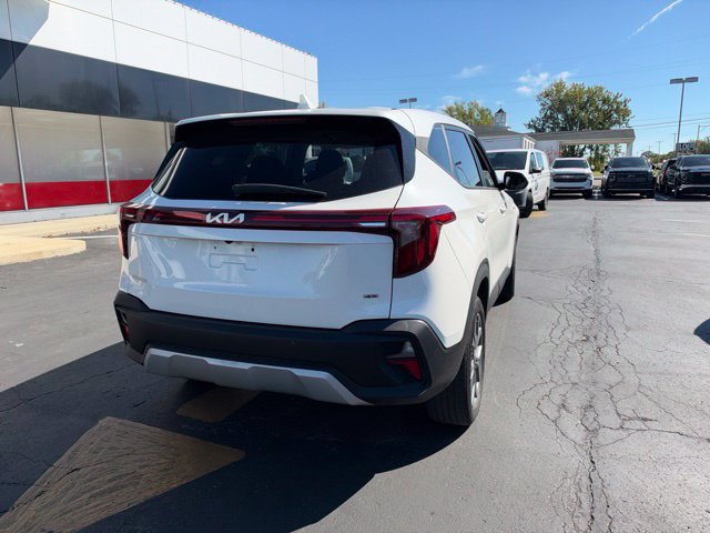 Used 2024 Kia Seltos LX AWD/4WD image 6
