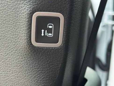 New 2026 Chrysler Pacifica Select FWD image 34