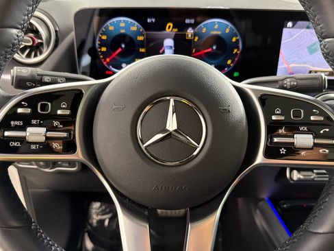 Used 2023 Mercedes-Benz GLA 250 4MATIC image 23