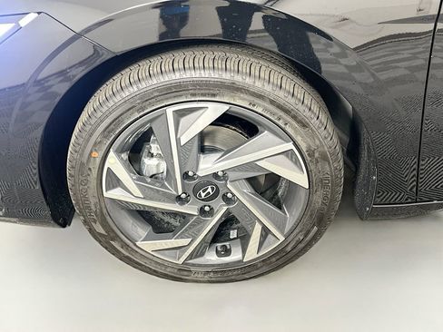 New 2026 Hyundai Elantra Limited FWD image 22