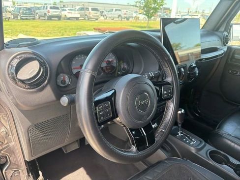 Used 2016 Jeep Wrangler Unlimited Sahara AWD/4WD image 8