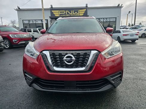 Used 2020 Nissan Kicks SV image 3