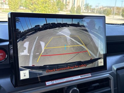 Used 2025 Toyota Tacoma TRD Off-Road image 24