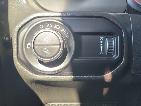 Used 2023 Jeep Gladiator Willys image 22