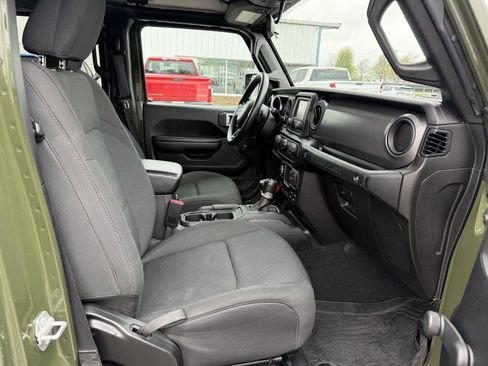 Used 2021 Jeep Wrangler Unlimited Sport AWD/4WD image 18