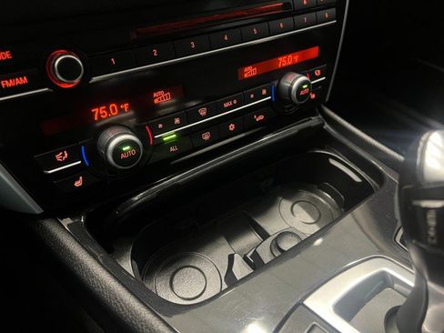 Used 2010 BMW 550i Gran Turismo xDrive image 25