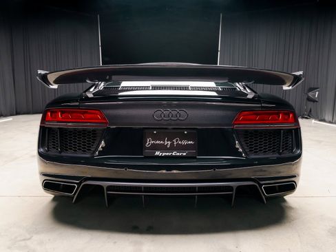 Used 2017 Audi R8 V10 w/ 20" Wheel Package image 32