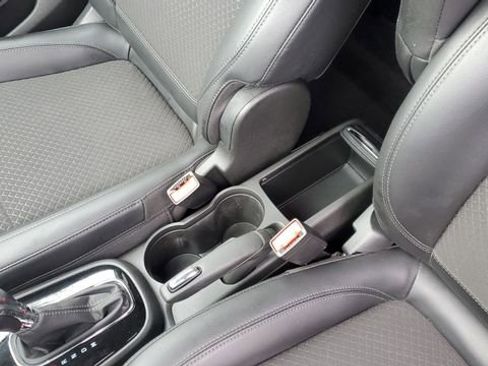 Used 2019 Buick Enclave Essence image 17