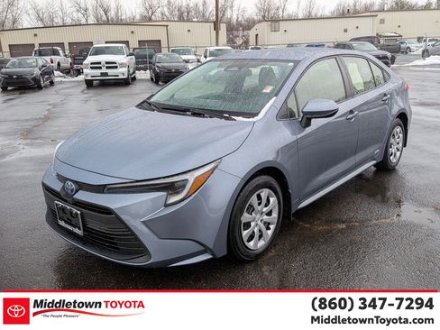 Used 2024 Toyota Corolla LE image 7