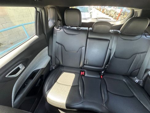 Used 2025 Jeep Compass Latitude AWD/4WD image 39