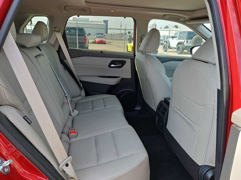 Used 2026 Nissan Rogue SV w/ SV Premium Package FWD image 16
