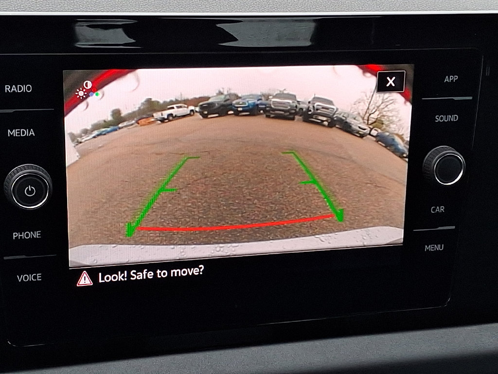 Used 2025 Volkswagen Jetta SE FWD image 4