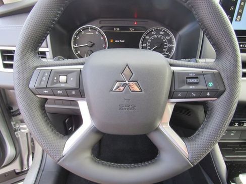 New 2026 Mitsubishi Outlander SE image 22