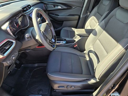 Used 2023 Chevrolet TrailBlazer RS w/ Sun and Liftgate Package image 11