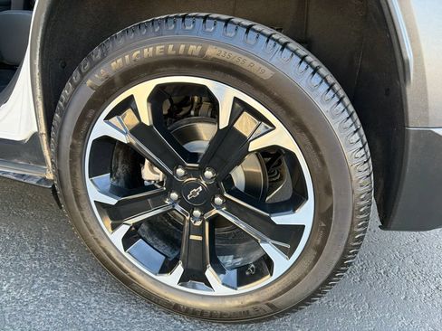 Used 2026 Chevrolet Equinox LT w/ Convenience Package II FWD image 12