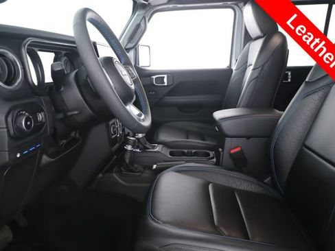 Used 2024 Jeep Wrangler High Altitude AWD/4WD image 17