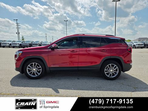 Used 2022 GMC Terrain SLT FWD image 4
