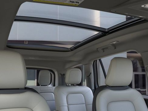 Used 2026 Lincoln Aviator AWD image 22