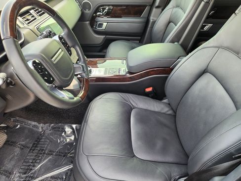 Used 2020 Land Rover Range Rover HSE image 11