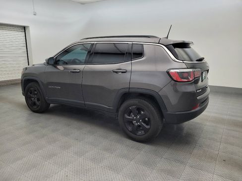 Used 2017 Jeep Compass Latitude w/ Popular Equipment Group AWD/4WD image 3