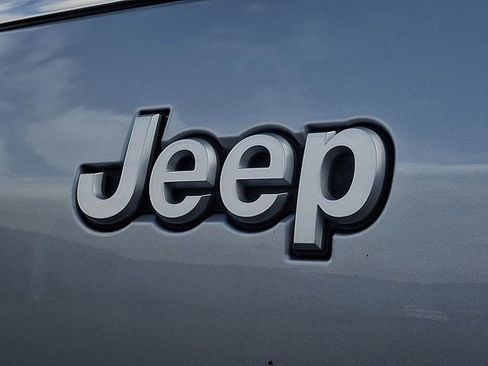 Used 2024 Jeep Grand Cherokee L Limited w/ Luxury Tech Group II image 37