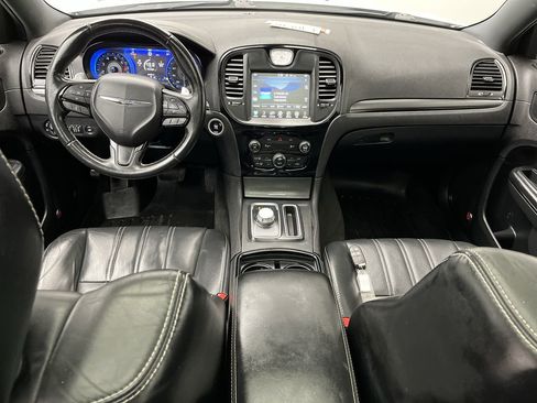 Used 2016 Chrysler 300 S w/ 300S Premium Group image 4