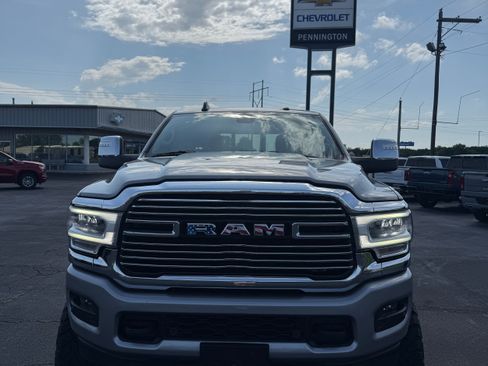 Used 2023 RAM 2500 Laramie AWD/4WD image 2