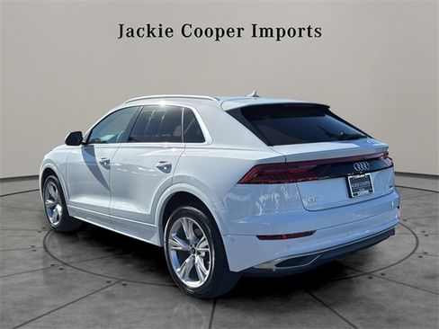 Used 2022 Audi Q8 Premium w/ Convenience Package image 3