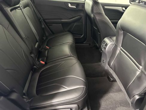Used 2025 Ford Escape SE w/ PHEV Premium Package FWD image 18