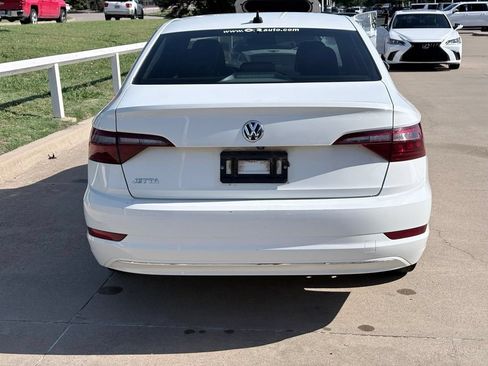 Used 2021 Volkswagen Jetta SE FWD image 5
