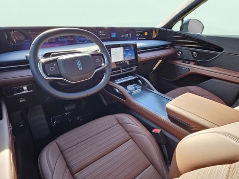 New 2026 Lincoln Nautilus Reserve image 18