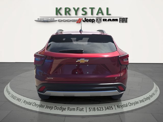Used 2025 Chevrolet Trax LT w/ LT Convenience Package FWD image 5