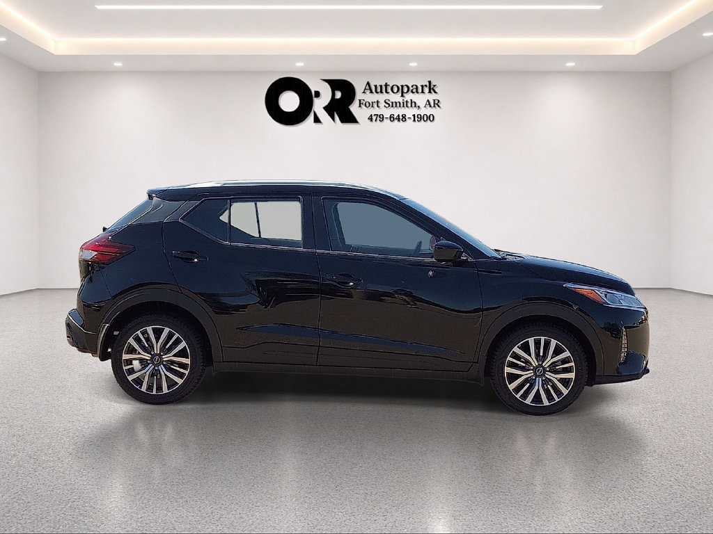 Used 2023 Nissan Kicks SV FWD image 6