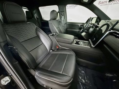 Used 2025 GMC Sierra EV Denali AWD/4WD image 29