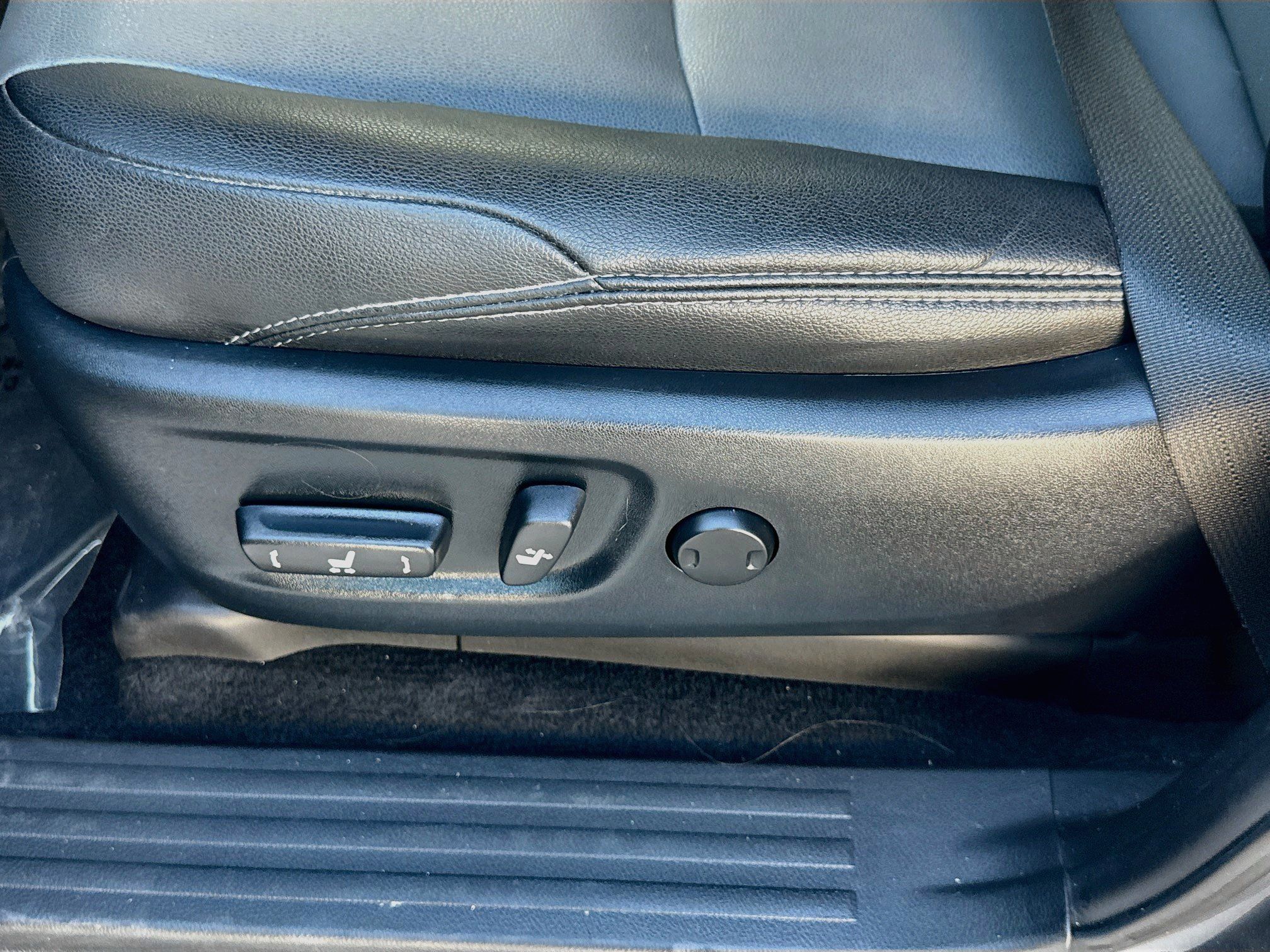Used 2021 Toyota 4Runner SR5 Premium w/ Moonroof Package RWD image 18