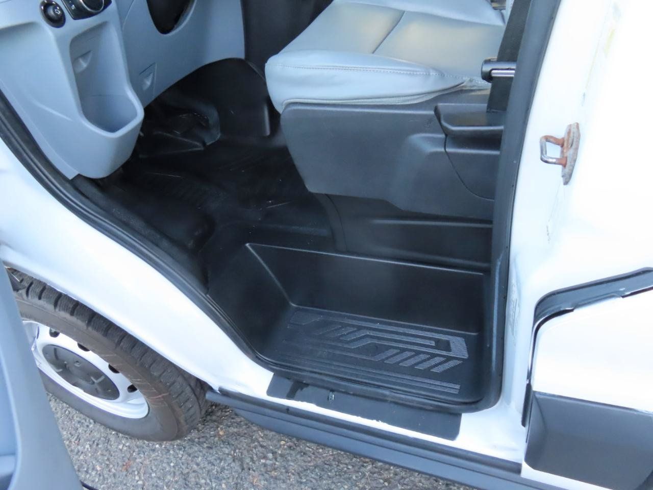 Used 2015 Ford Transit 150 130 Low Roof RWD image 17